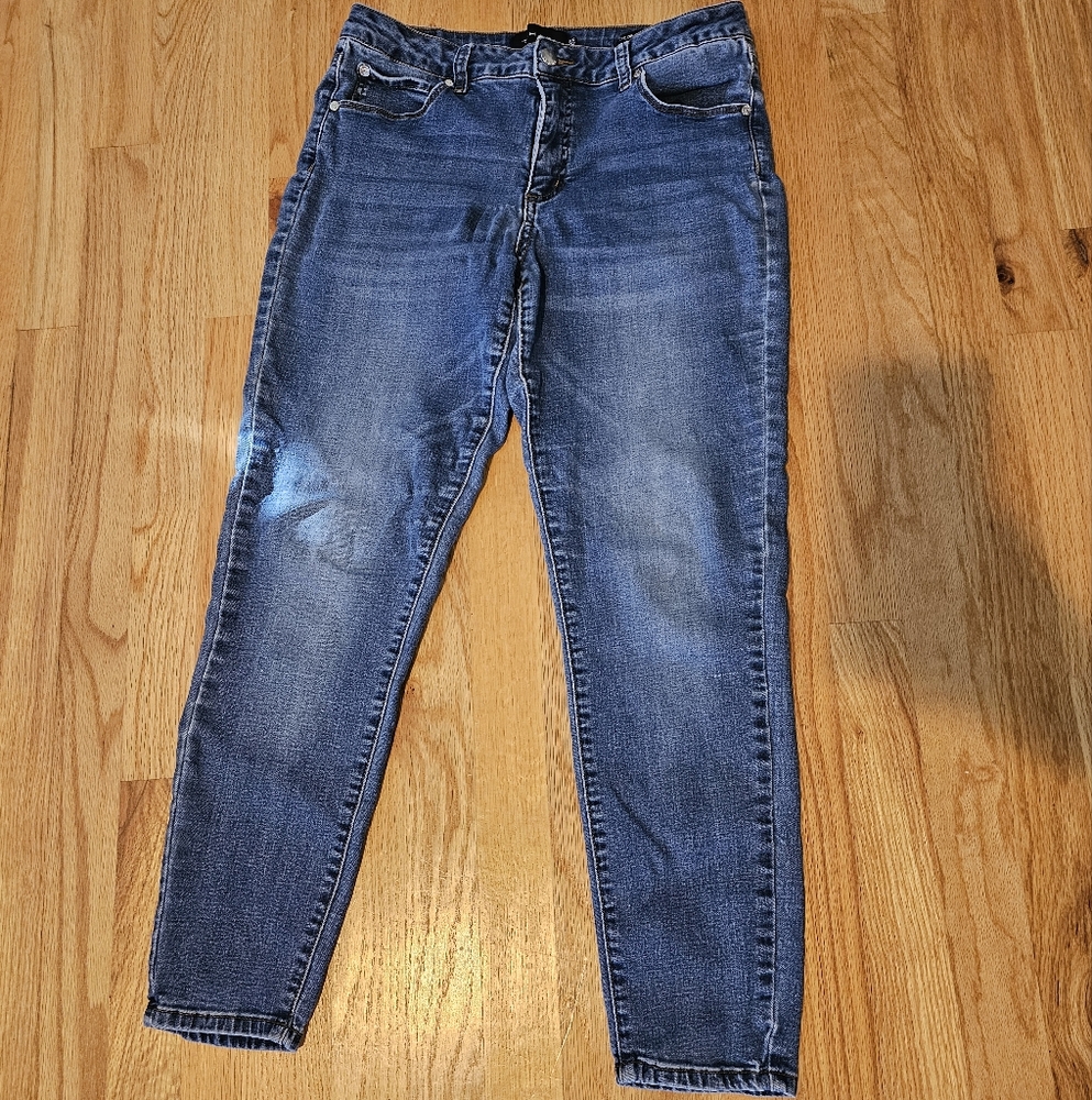 Womens Tahari jeans size 10